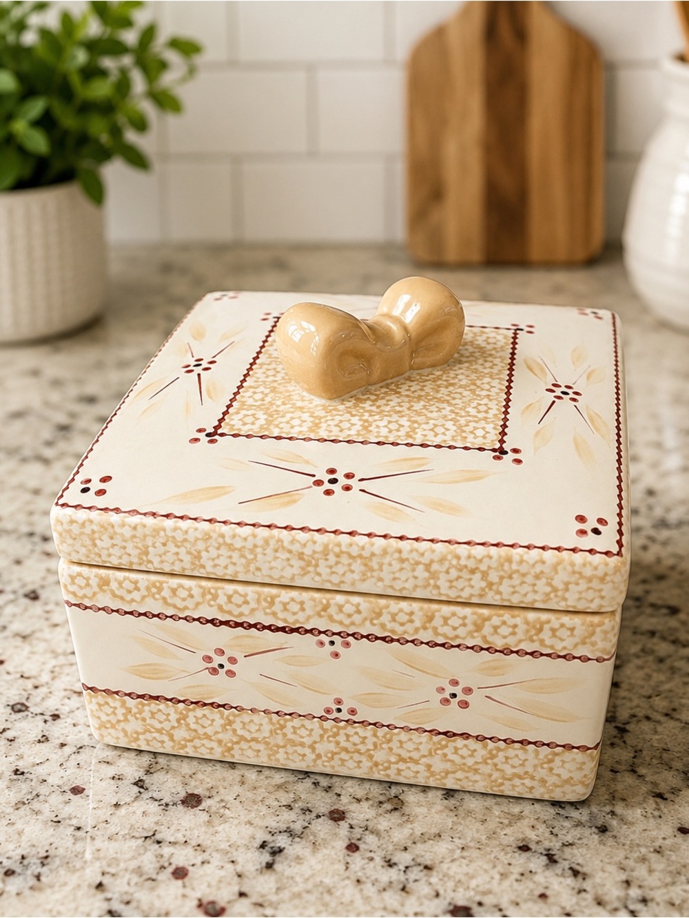 Temp-tations Old World Yellow 8” Square Lidded Gift Box Style Baker Casserole
